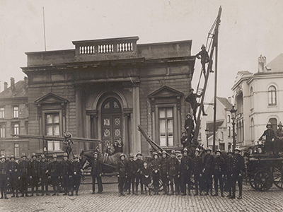 1900